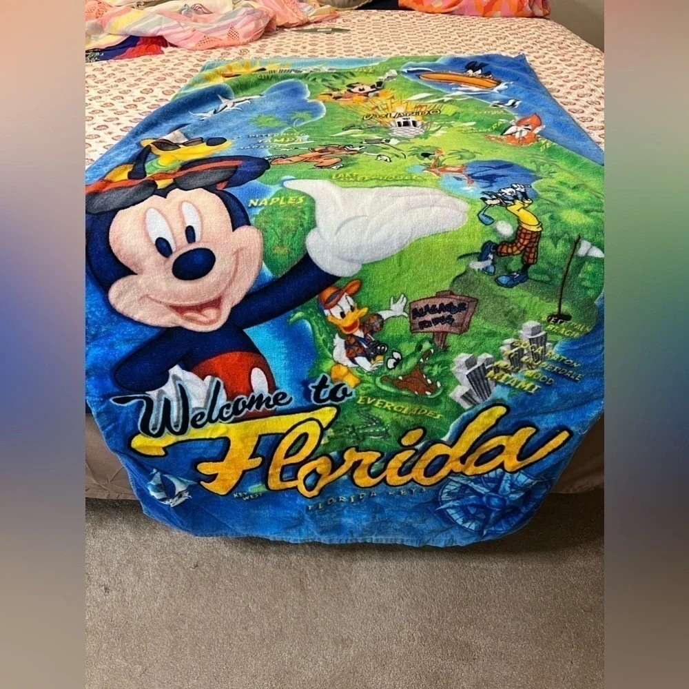 EUC Disney Vintage Y2K Florida Mickey Mouse Beach Pool Towel 28x58”